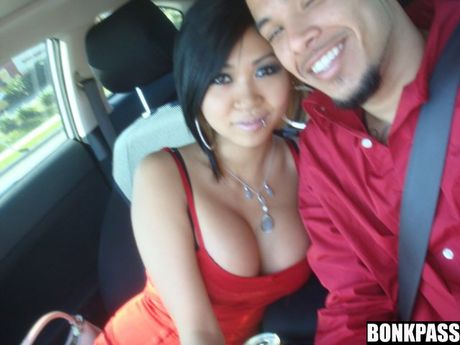 Hot Filipina girlfriend with really hot boobies