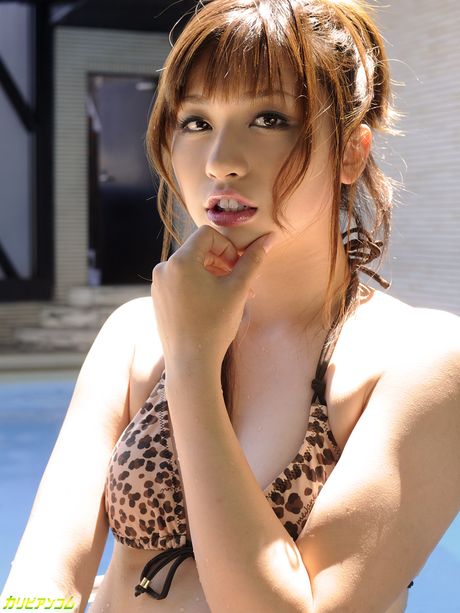 Mami Yuuki Fun at the Pool