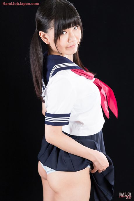 Schoolgirl Tsukushi Mamiyas handjob facial