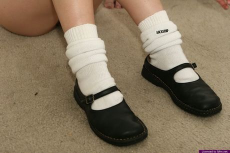 Amateur Asian girl with small tits gets her hairy cunt licked and dicked