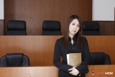 Smoking hot Japanese gal Hikaru Matsu flaunts her gorgeous body.