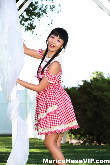 Marica Hase : Sexy Marica shows her pussy outside