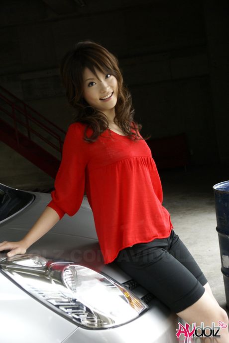 Superb Japanese babe Yuuna Yano highlights her sexy booty and hot legs in a solo